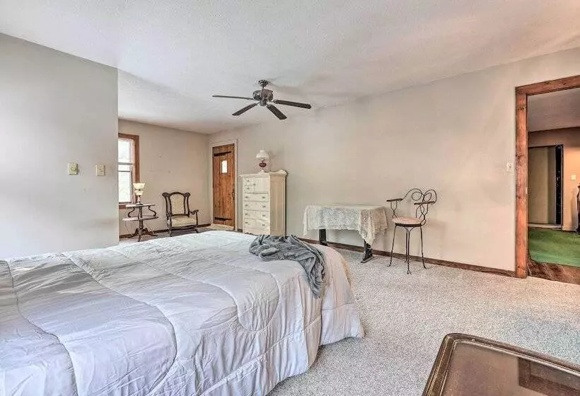 Primitive Goshen Pine Lodge With Fireplace!