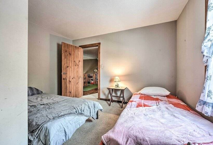 Primitive Goshen Pine Lodge With Fireplace!