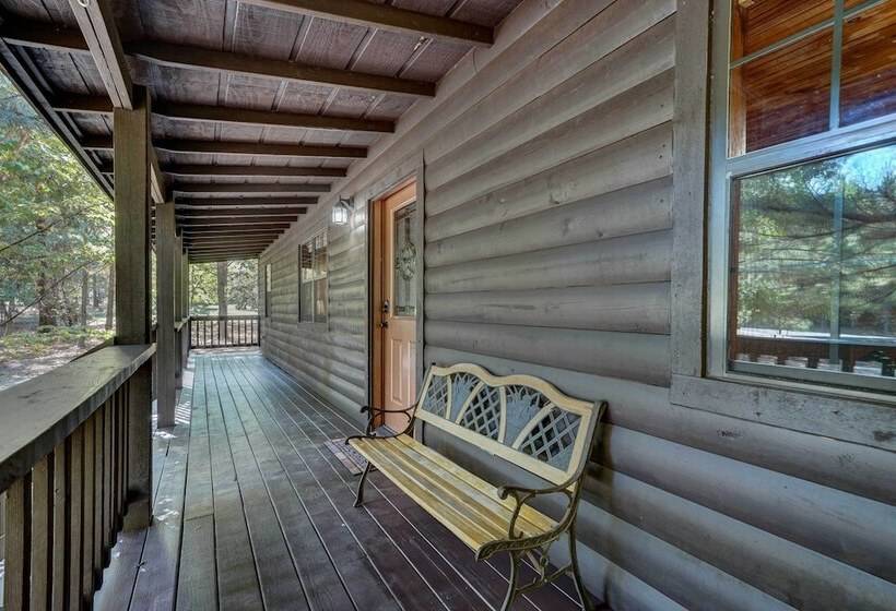 Private Broken Bow Cabin W/ Hot Tub + Gazebo!