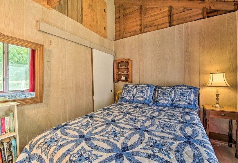 Quiet & Lovely Lakefront Cottage For Families!
