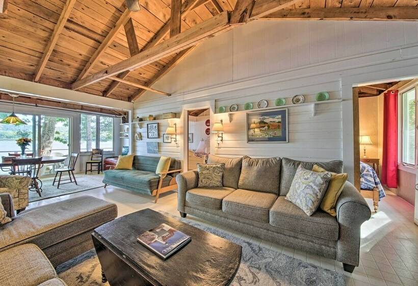 Quiet & Lovely Lakefront Cottage For Families!