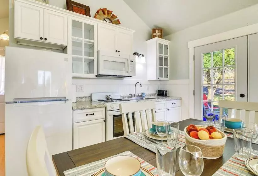 Ranch Cabin W/ Decks, 10 Mi To Fredericksburg