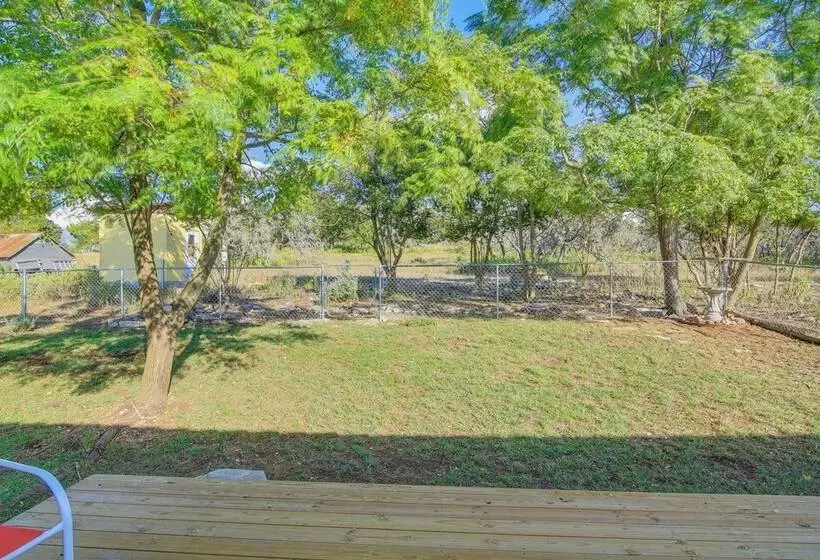 Ranch Cabin W/ Decks, 10 Mi To Fredericksburg