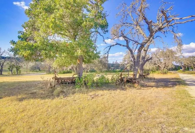 Ranch Cabin W/ Decks, 10 Mi To Fredericksburg