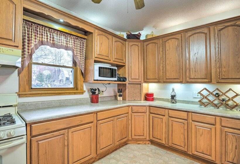 Relaxing Waterloo Retreat W/ Orchard View!