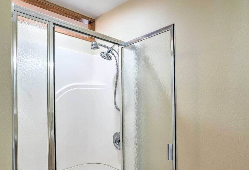 Relaxing Waterloo Retreat W/ Orchard View!