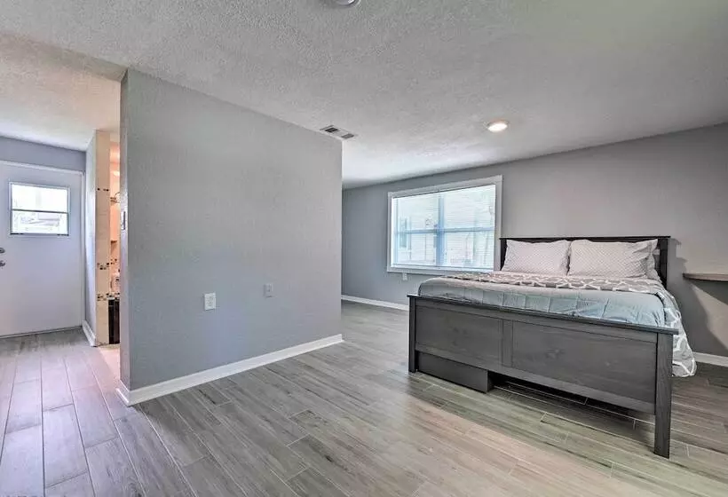 Renovated Port Richey Oasis W/ Lanai + Grill!