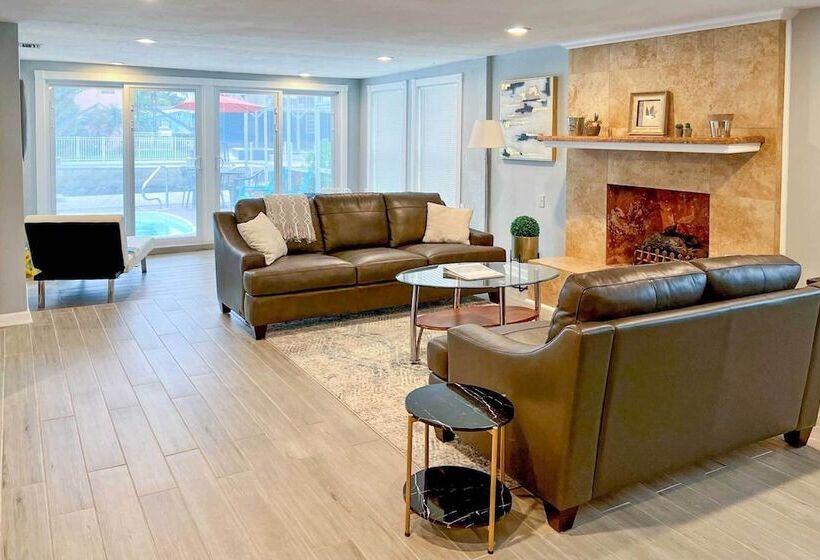 Renovated Port Richey Oasis W/ Lanai + Grill!