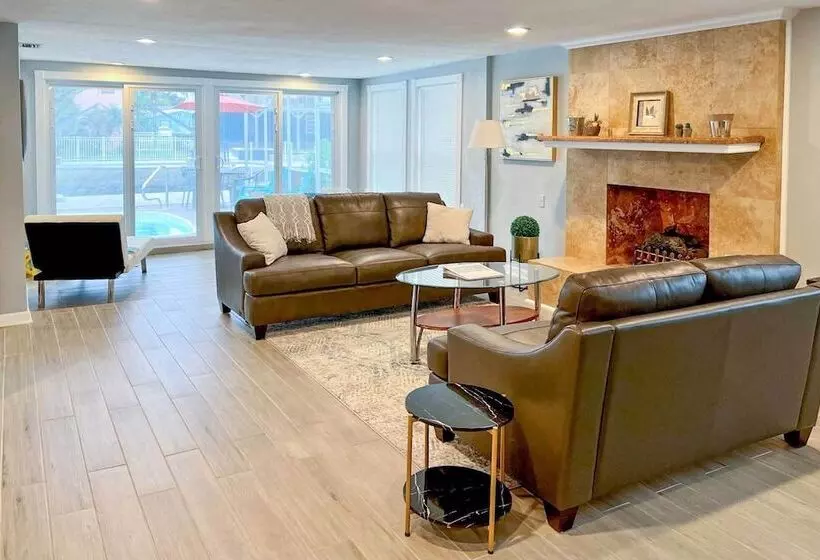 Renovated Port Richey Oasis W/ Lanai + Grill!