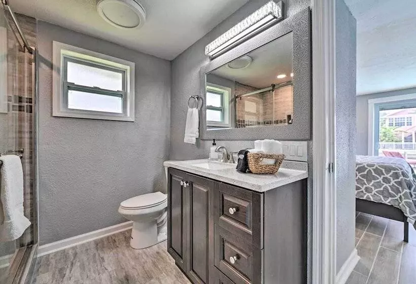 Renovated Port Richey Oasis W/ Lanai + Grill!