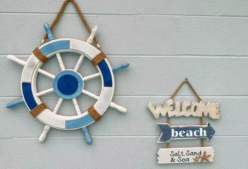 Renovated Port Richey Oasis W/ Lanai + Grill!