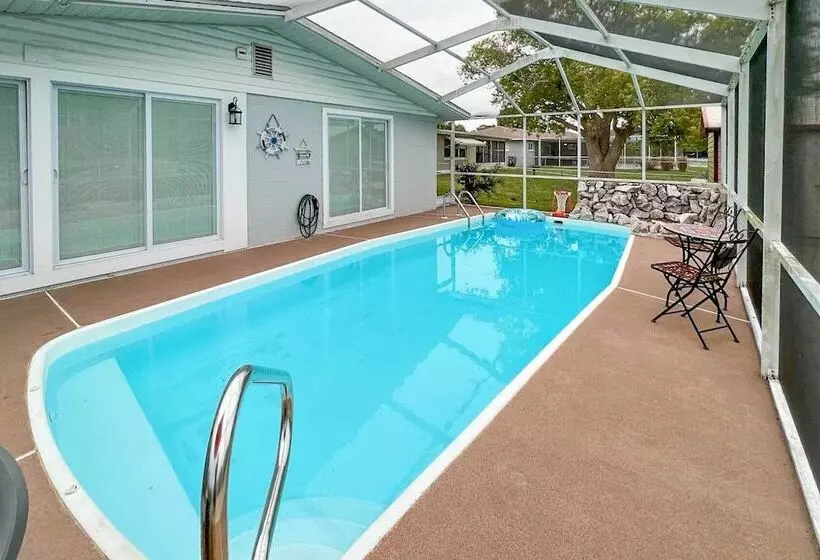 Renovated Port Richey Oasis W/ Lanai + Grill!