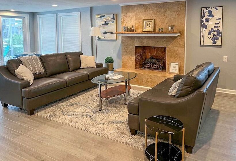 Renovated Port Richey Oasis W/ Lanai + Grill!