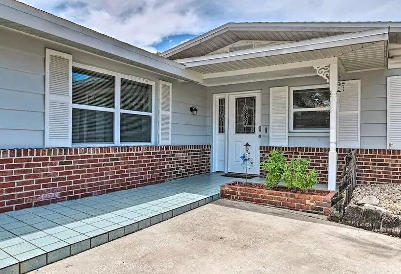 Renovated Port Richey Oasis W/ Lanai + Grill!