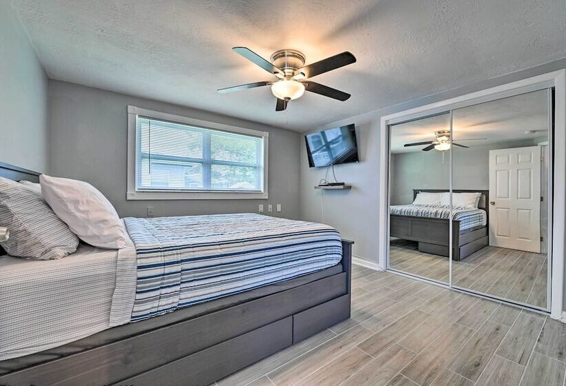 Renovated Port Richey Oasis W/ Lanai + Grill!