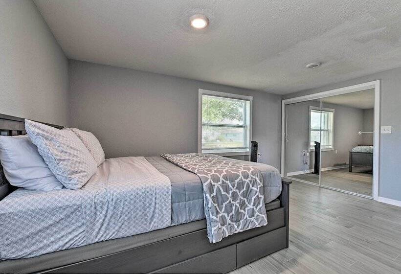 Renovated Port Richey Oasis W/ Lanai + Grill!