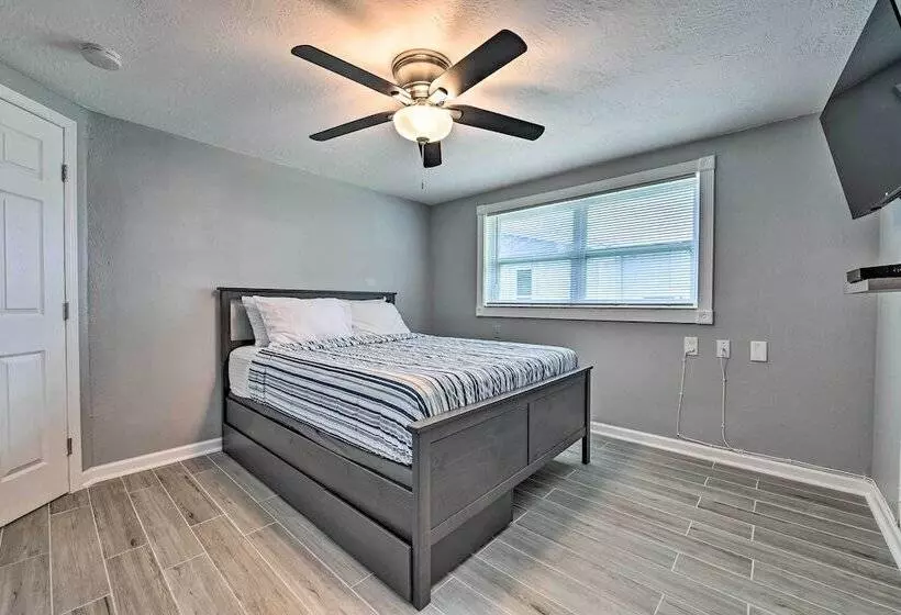 Renovated Port Richey Oasis W/ Lanai + Grill!