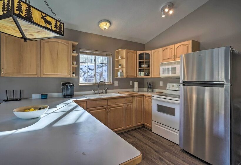 Secluded Divide Cabin W/ Hot Tub + Gas Grill!