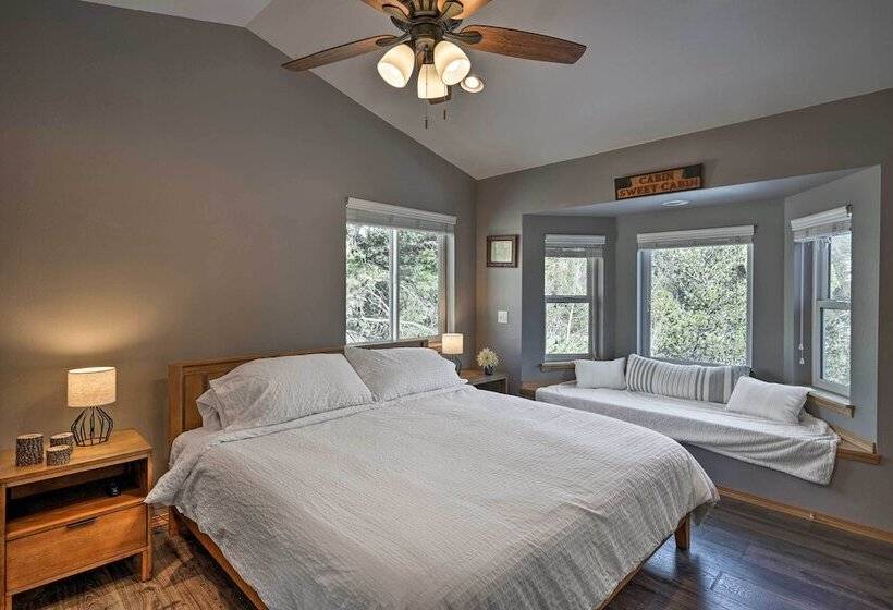 Secluded Divide Cabin W/ Hot Tub + Gas Grill!