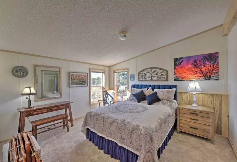 Secluded Mountain Retreat W/ Deck, Views & Hiking!