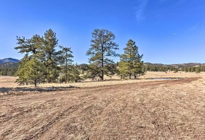 Secluded Mountain Retreat W/ Deck, Views & Hiking!