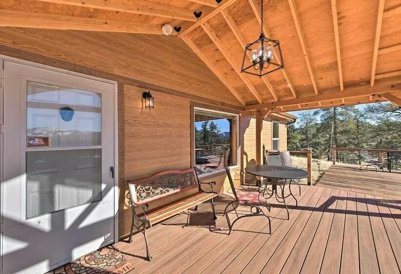 Secluded Mountain Retreat W/ Deck, Views & Hiking!