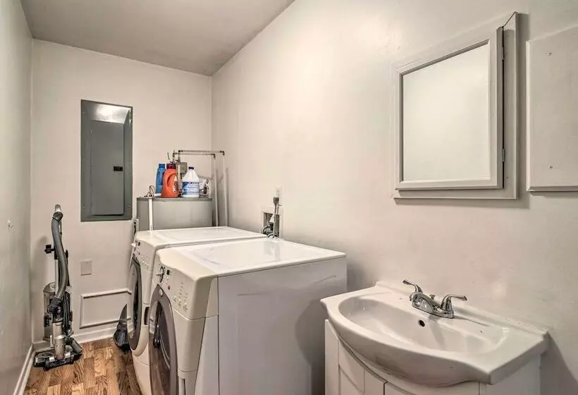 Peaceful Pisgah Forest Cottage W/ Fire Pit!