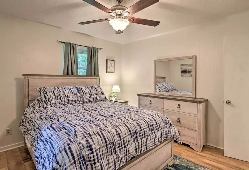 Peaceful Pisgah Forest Cottage W/ Fire Pit!