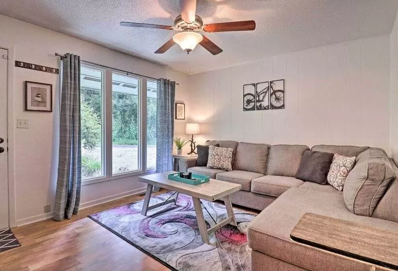 Peaceful Pisgah Forest Cottage W/ Fire Pit!