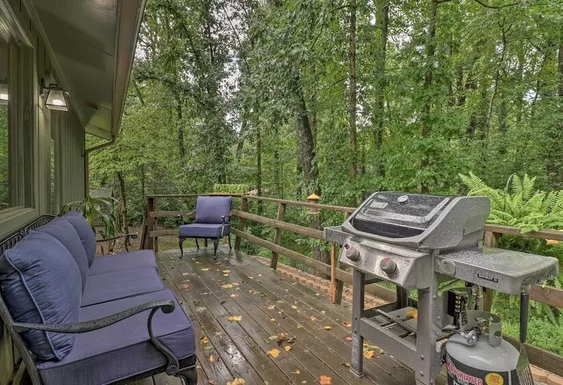 Peaceful Pisgah Forest Cottage W/ Fire Pit!