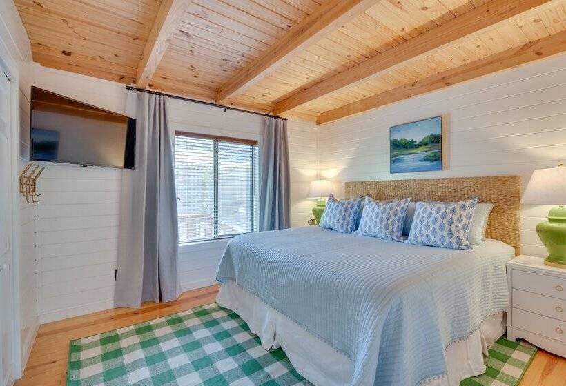 Beautiful Lake Keowee Home W/ Boat Dock & Fire Pit