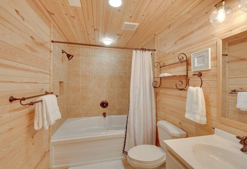 Beautiful Lake Keowee Home W/ Boat Dock & Fire Pit