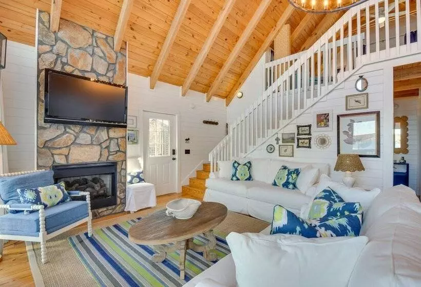 Beautiful Lake Keowee Home W/ Boat Dock & Fire Pit