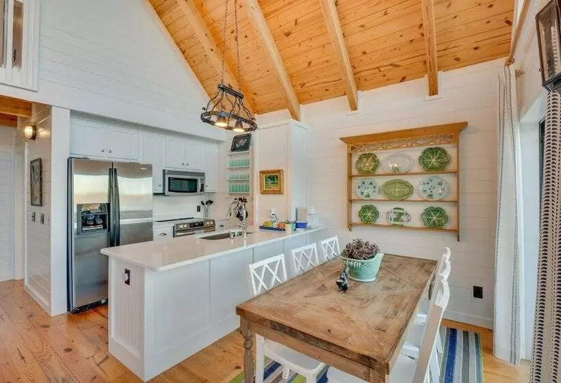 Beautiful Lake Keowee Home W/ Boat Dock & Fire Pit