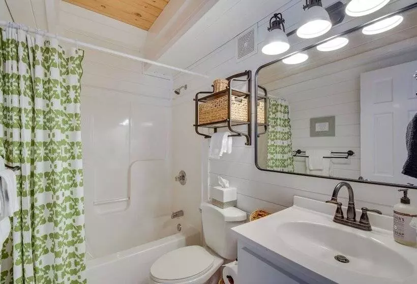 Beautiful Lake Keowee Home W/ Boat Dock & Fire Pit