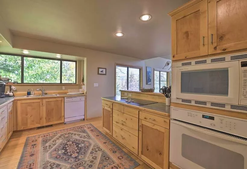 Ski In/ski Out Cabin: Lift To Brian Head Resort!