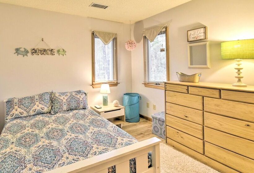 Southern Shores Family Retreat Mins To Beach!