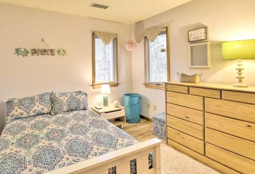 Southern Shores Family Retreat Mins To Beach!