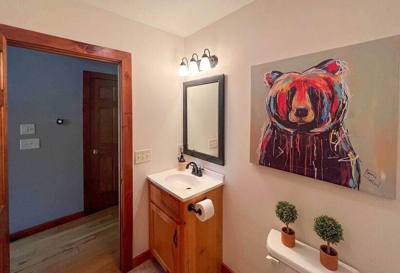 Spacious Murphy Chalet W/ Hot Tub: Mtn Views!