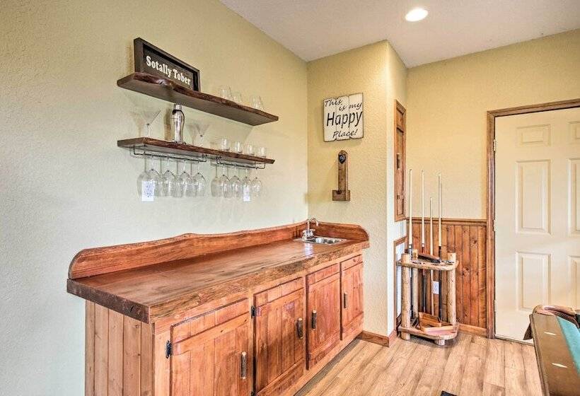 Spacious Murphy Chalet W/ Hot Tub: Mtn Views!