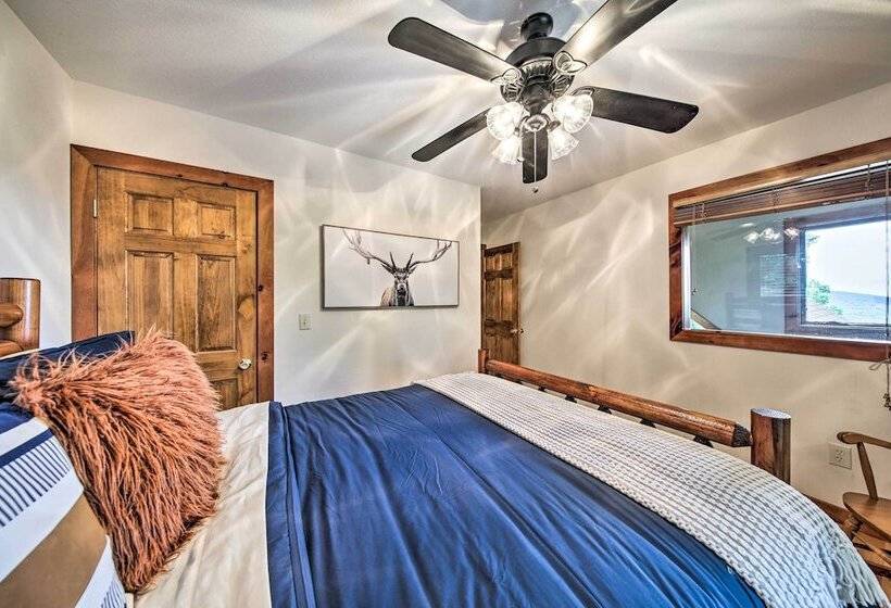 Spacious Murphy Chalet W/ Hot Tub: Mtn Views!