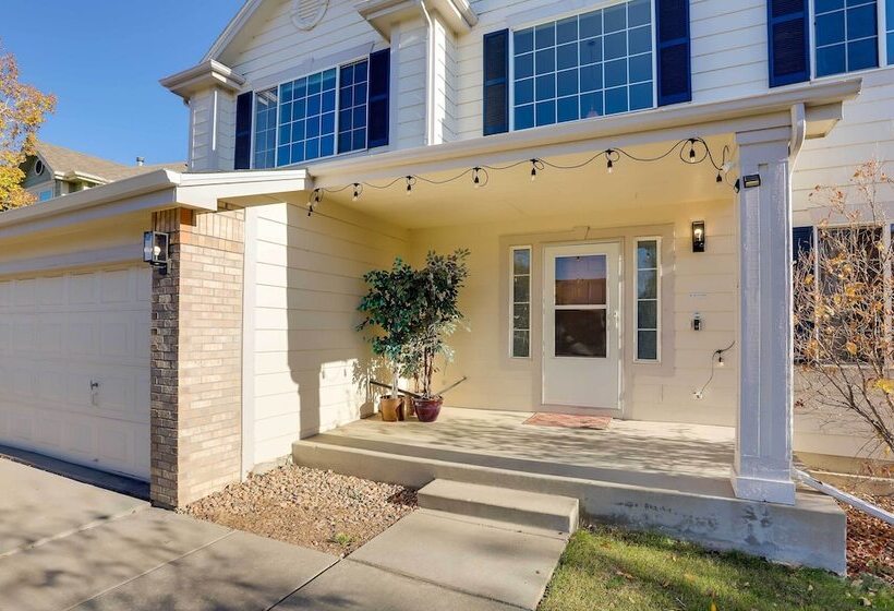 Spacious Thornton Home: 15 Mi To Downtown Denver!