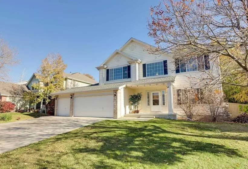 Spacious Thornton Home: 15 Mi To Downtown Denver!