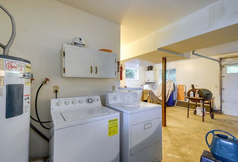 Tahuya Cabin: Hood Canal + Olympic Mountain Views!