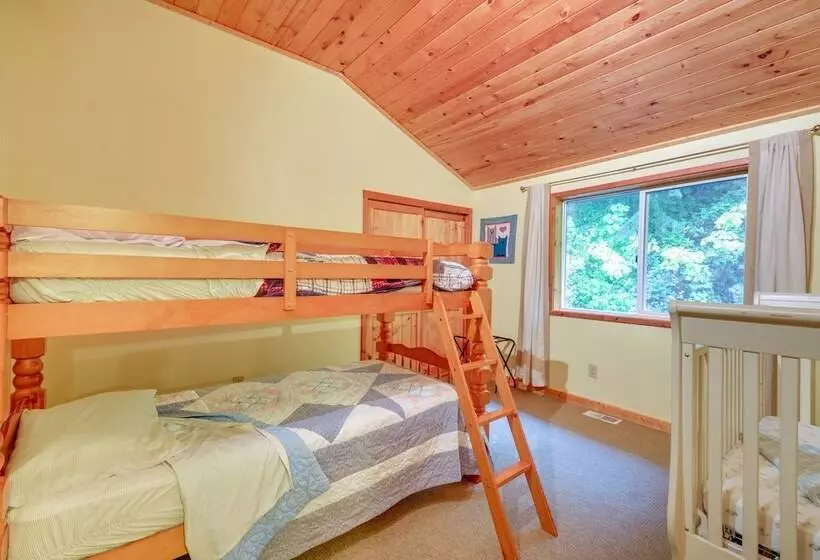 Tahuya Cabin: Hood Canal + Olympic Mountain Views!