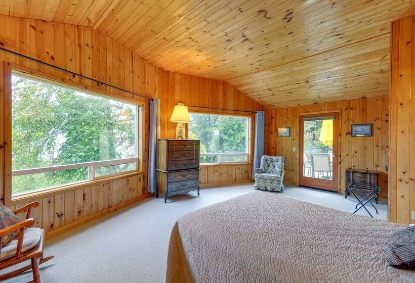 Tahuya Cabin: Hood Canal + Olympic Mountain Views!