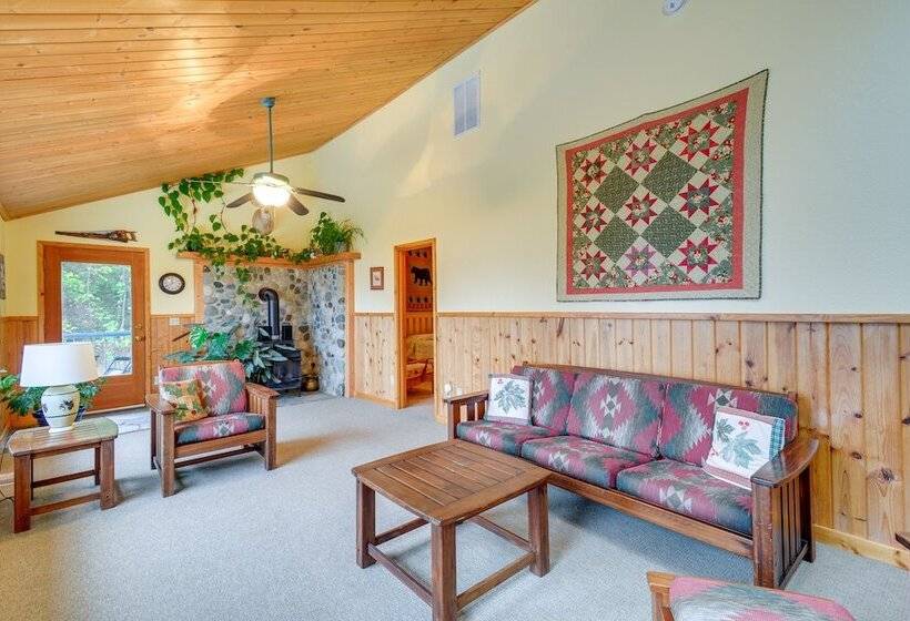 Tahuya Cabin: Hood Canal + Olympic Mountain Views!