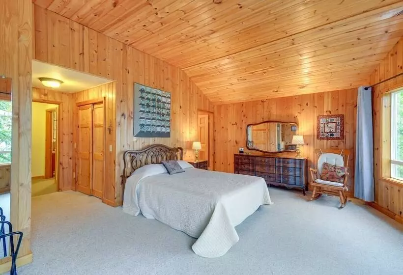 Tahuya Cabin: Hood Canal + Olympic Mountain Views!