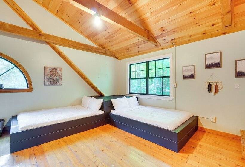 Townsend Cabin W/ Deck ~ 7 Mi To Nat L Park!