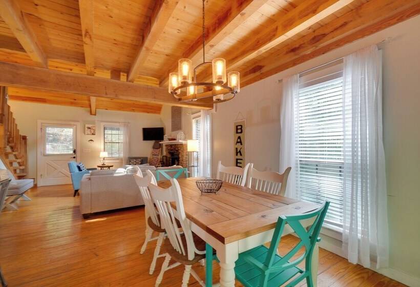 Townsend Cabin W/ Deck ~ 7 Mi To Nat L Park!